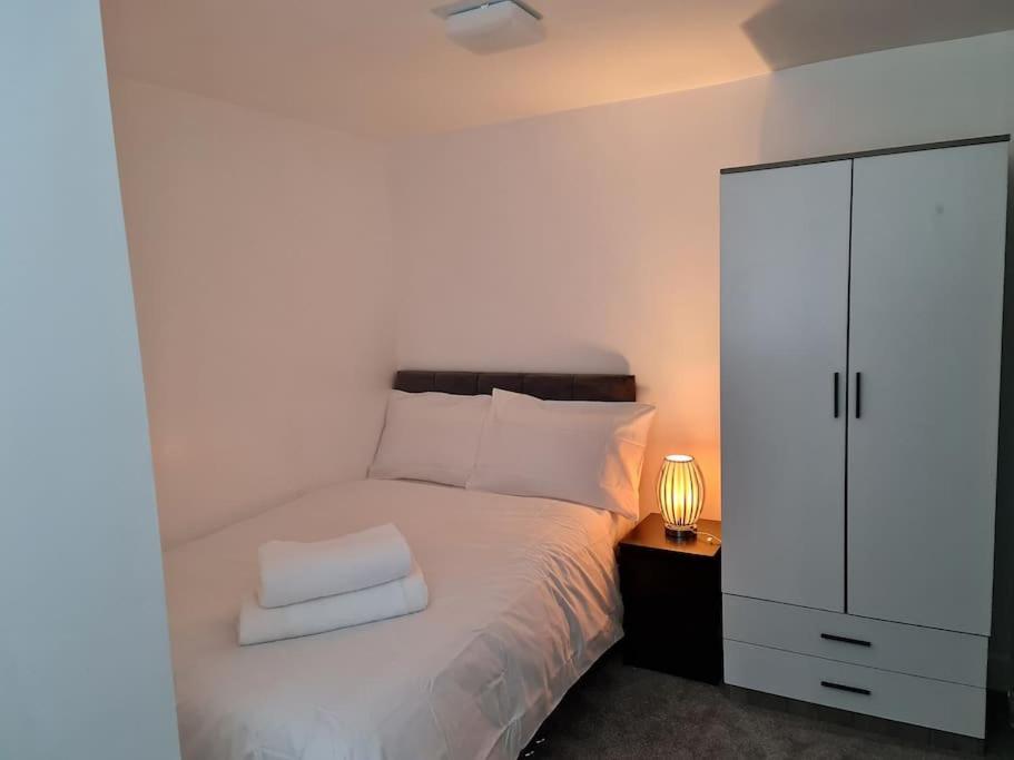 Elm Park Cheerful 4-Bedroom Holiday Home Hornchurch 외부 사진